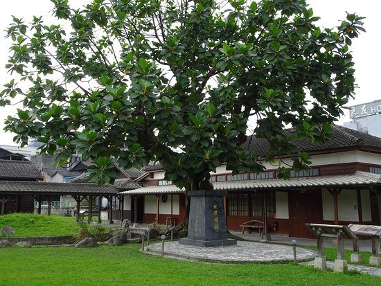 Ruines de la ligne de chemin de fer est-ouest